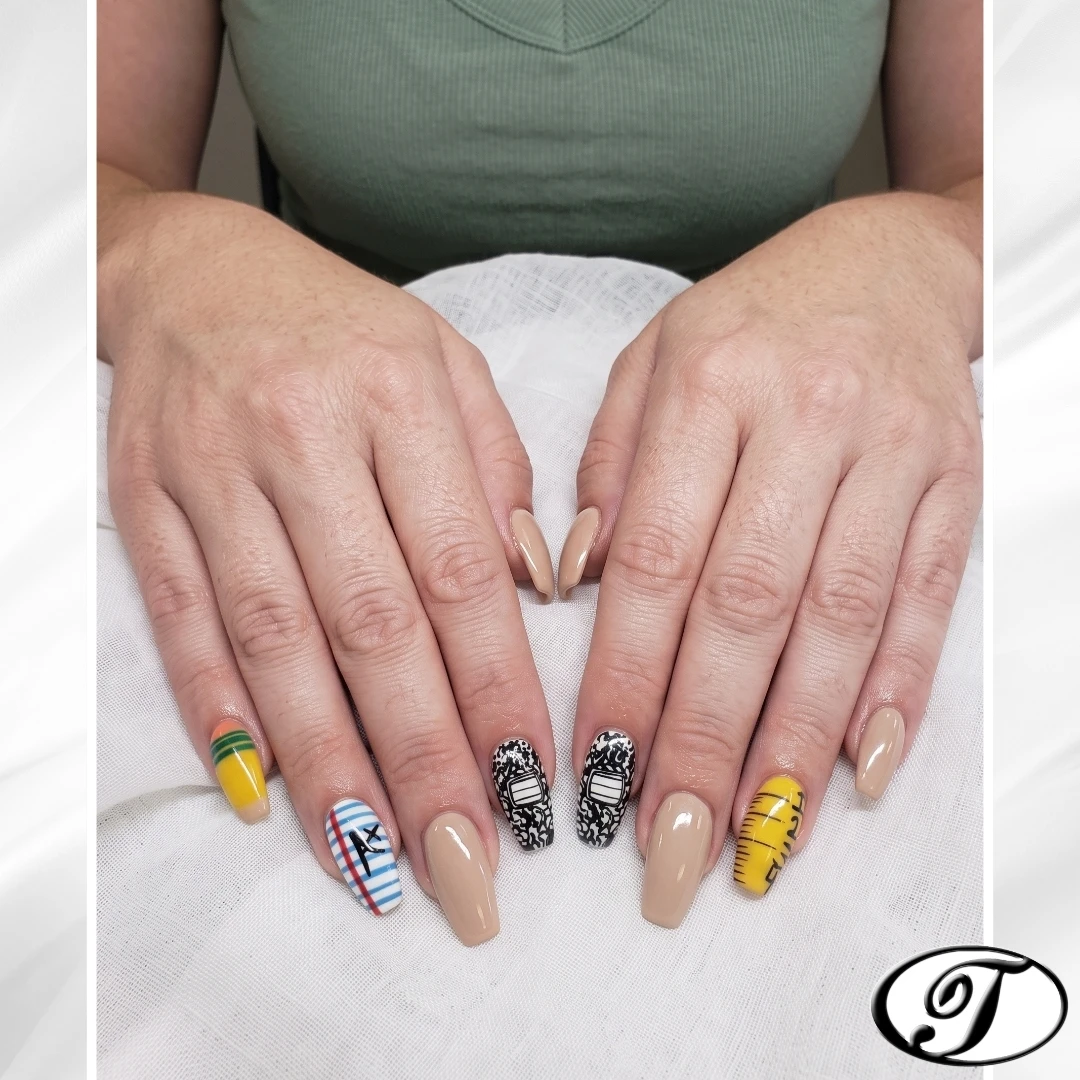 Nail colours